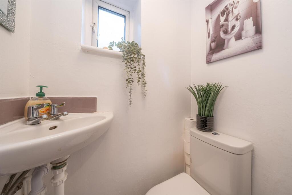 Shaftesbury toilet.jpg