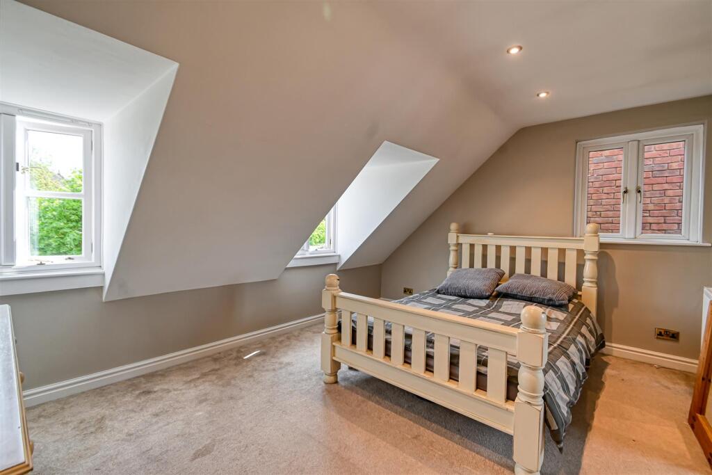 25 St  Leonards Close-11.jpg