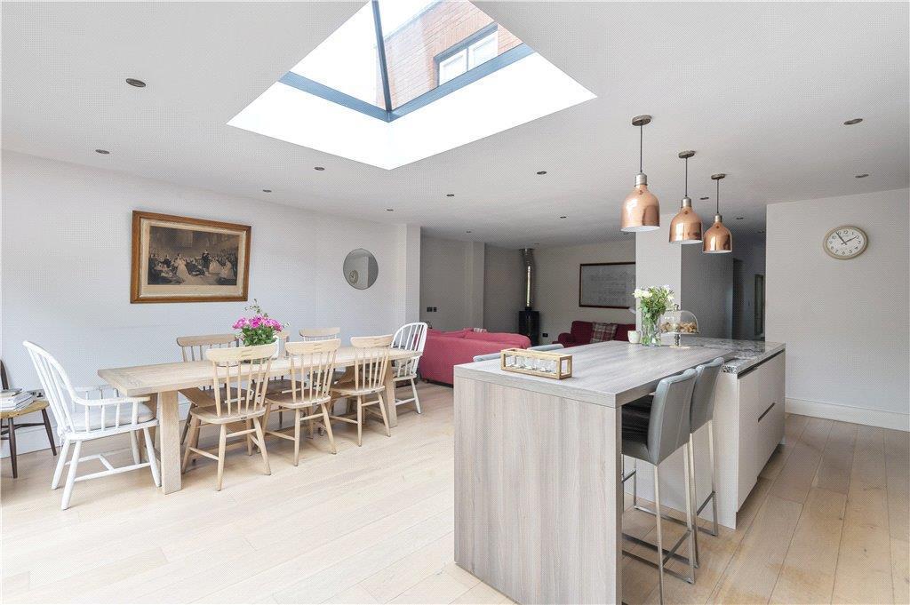 Kitchen / dining room