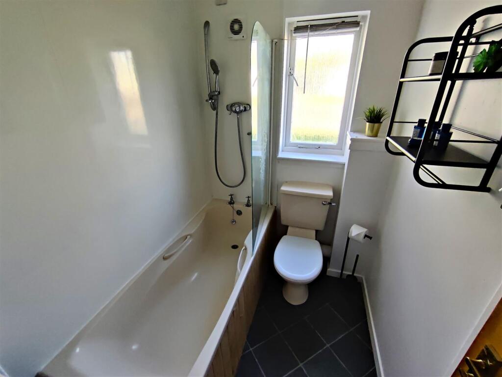 11_bath.jpg