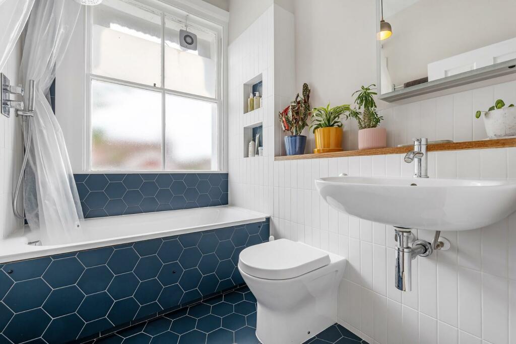 Bathroom.JPG