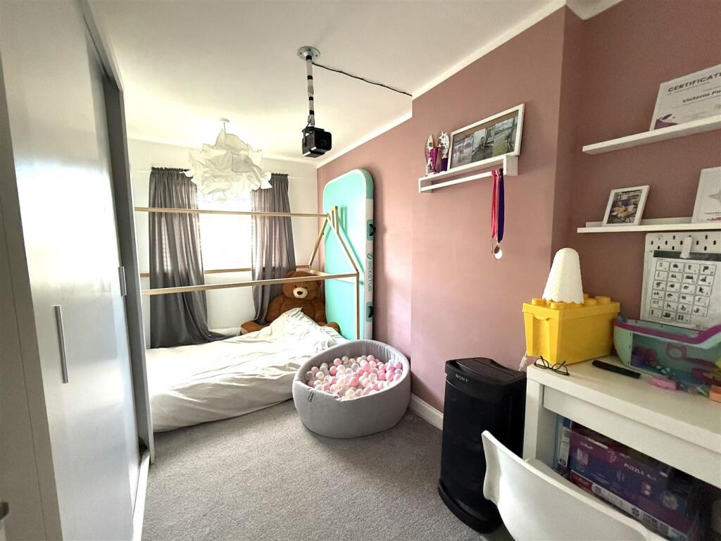 37 campbell bed 2.jpeg