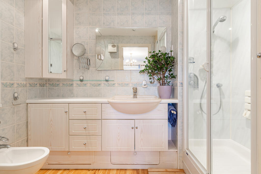 A18 - Embankment Rd, Flat 6 The Moorings, Kingsbri