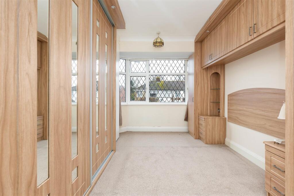 4 Holme Close-3.jpg