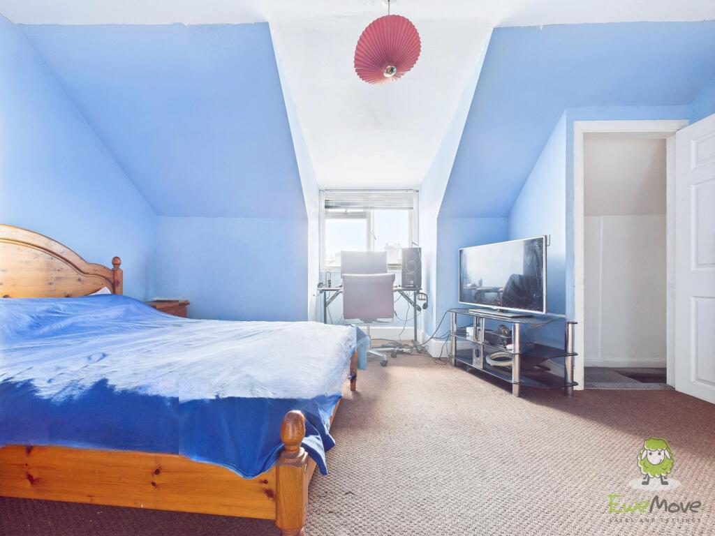 CAM01543G0-PR0138-STILL008