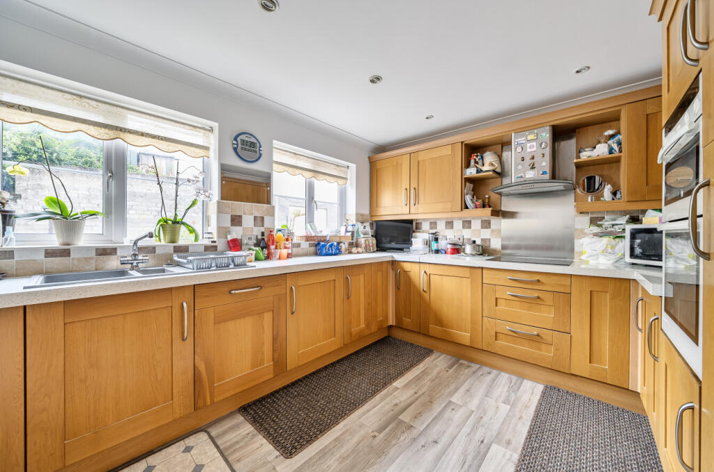 1327840-11-6877e8...