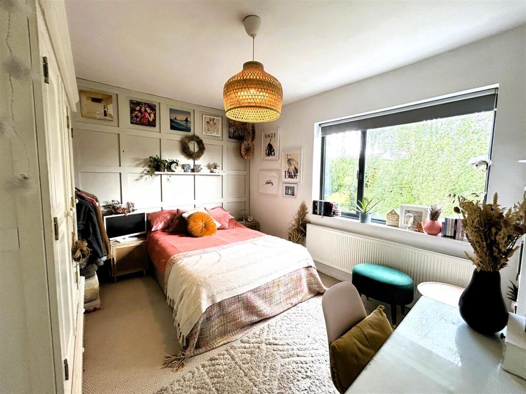 bed 2.JPG