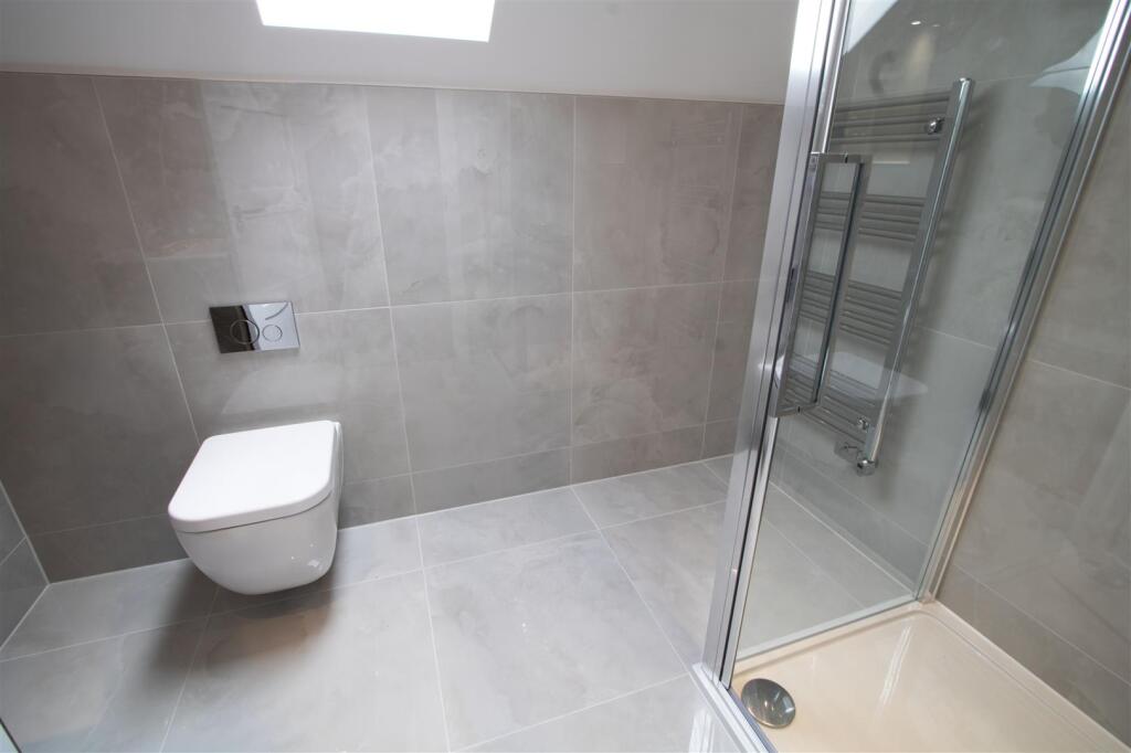 ENSUITE2.jpg