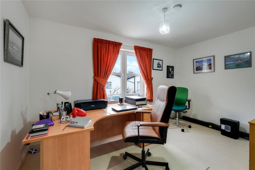 Bedroom/Office