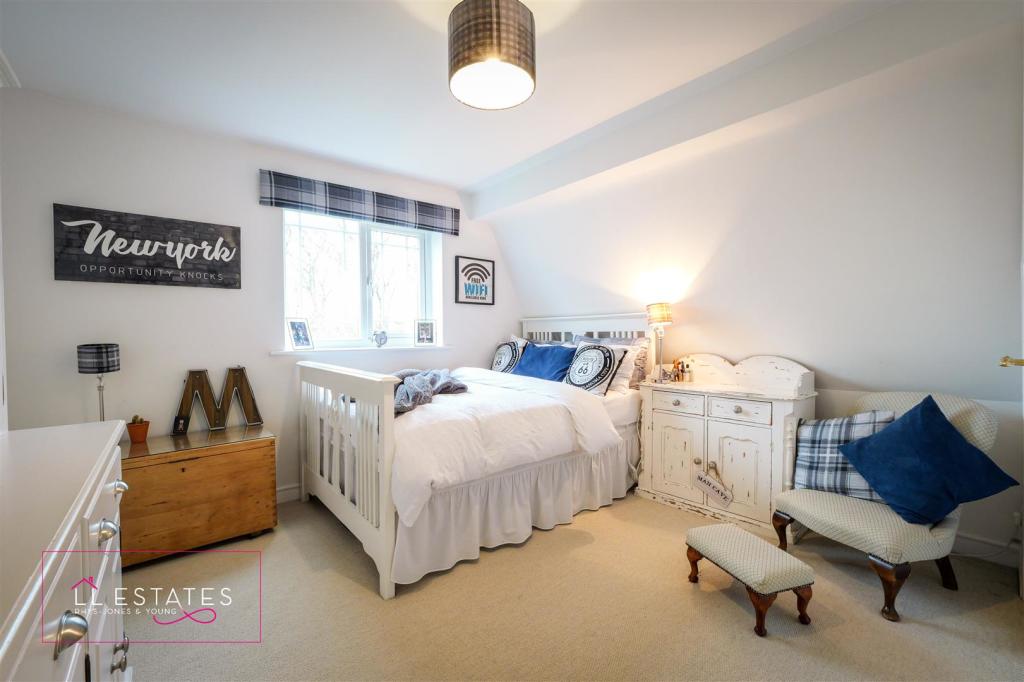 Bedroom 2.jpg