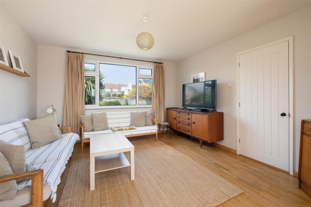 Island Wall, Whitstable