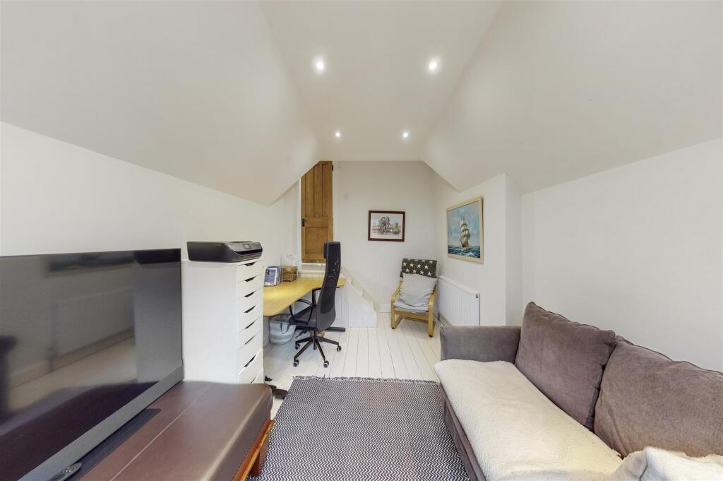 Kingwell, South Hill Avenue - pd1cmQAPMli64MfGGNLm