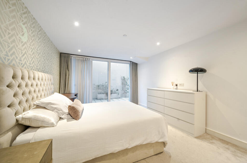 1360104-24-68da5f...