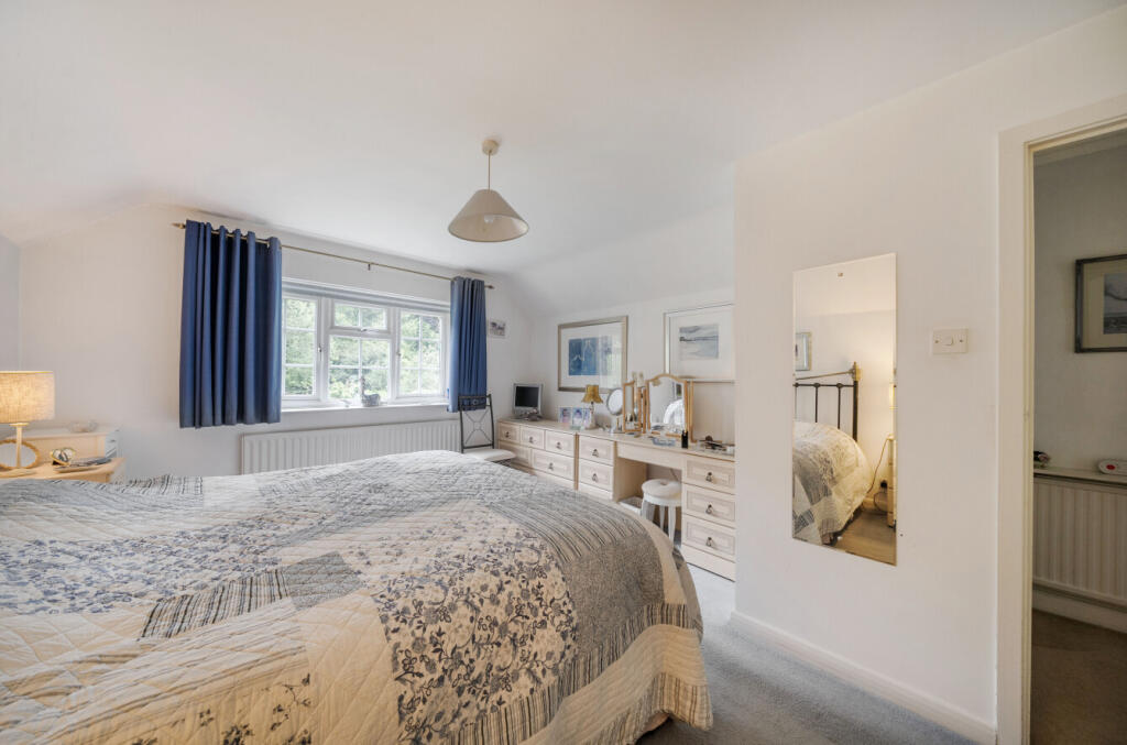 1296274-16-682de2...