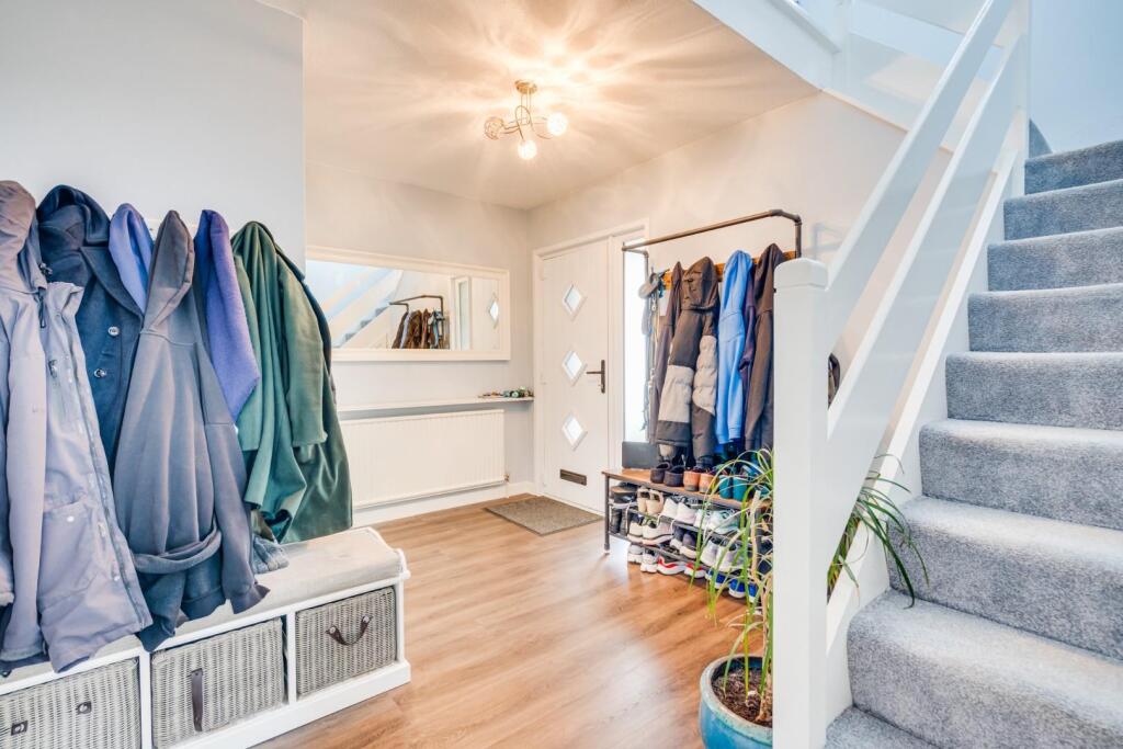 1.7 - entrance hall.jpg