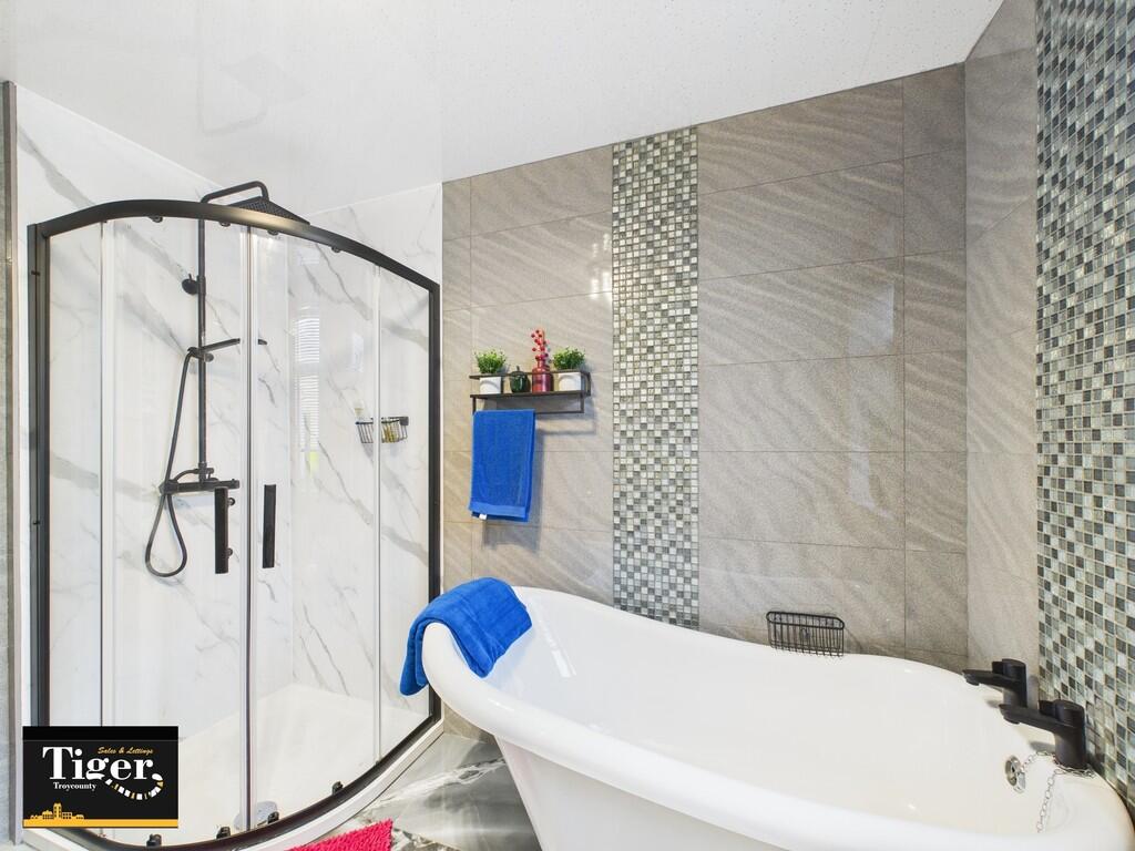 CAM02176G0-PR0514...