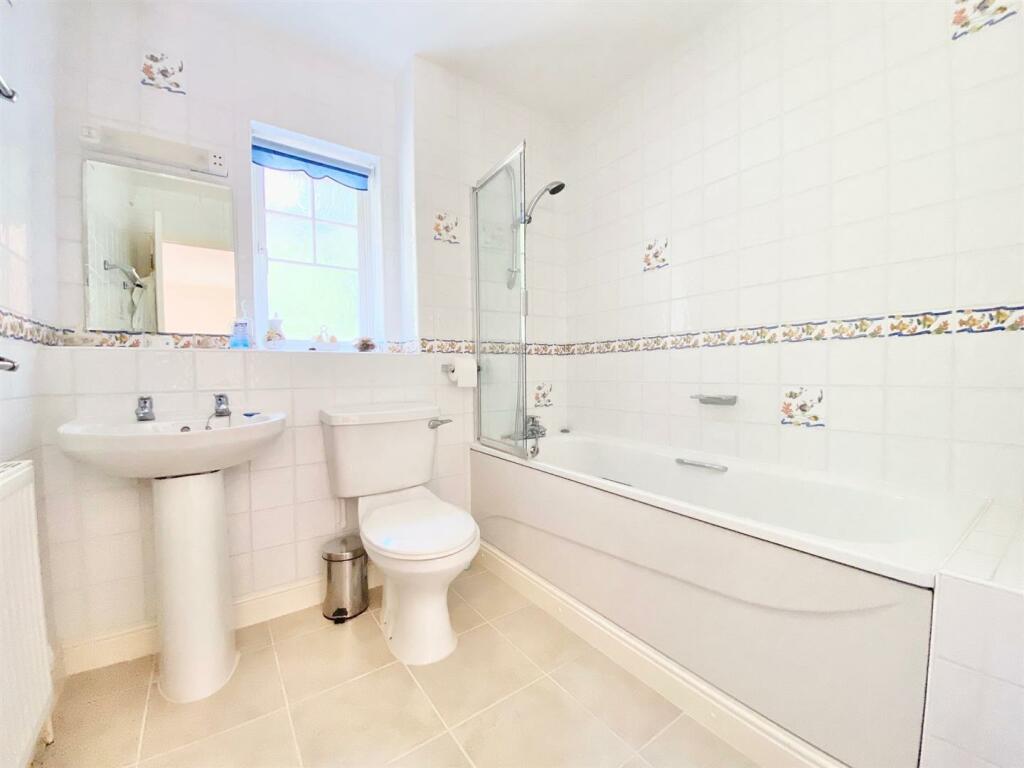 family bathroom.jpg