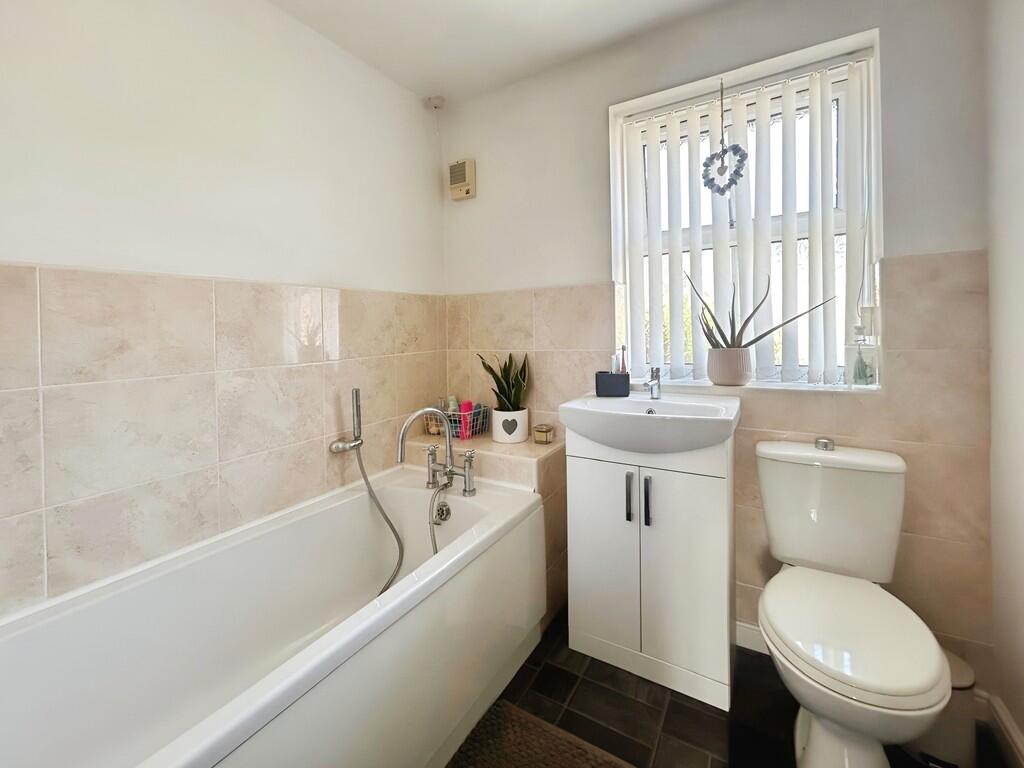 d9cb1b5c-WhatsApp...