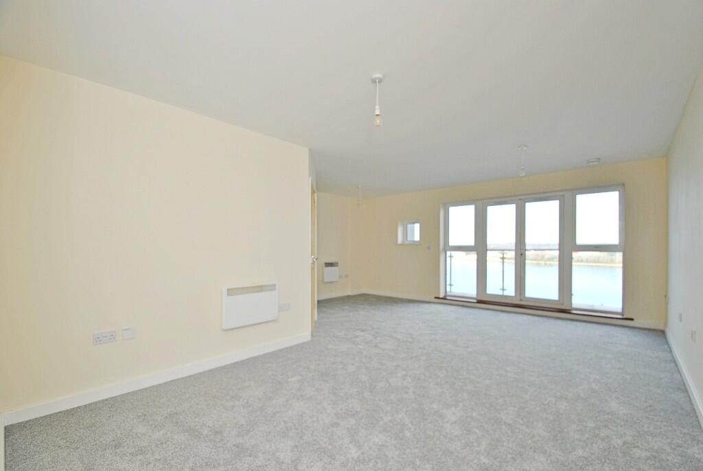 Sitting/dining room