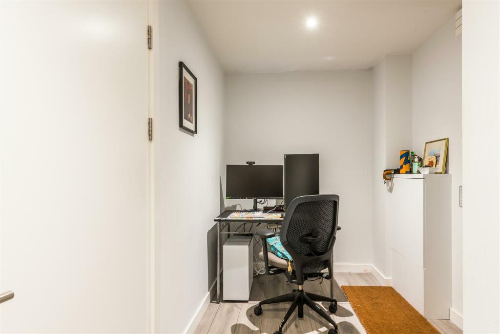 Flat 73 - The Courtyard_11.jpg