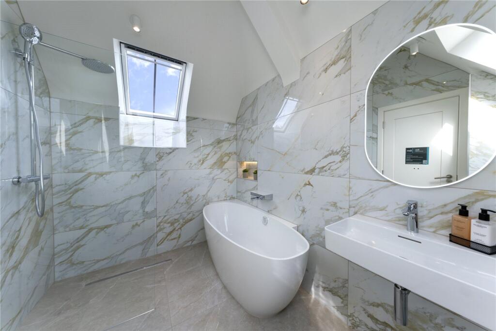 En-Suite Bathroom