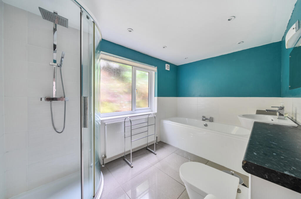 1383029-7-6929bf7...