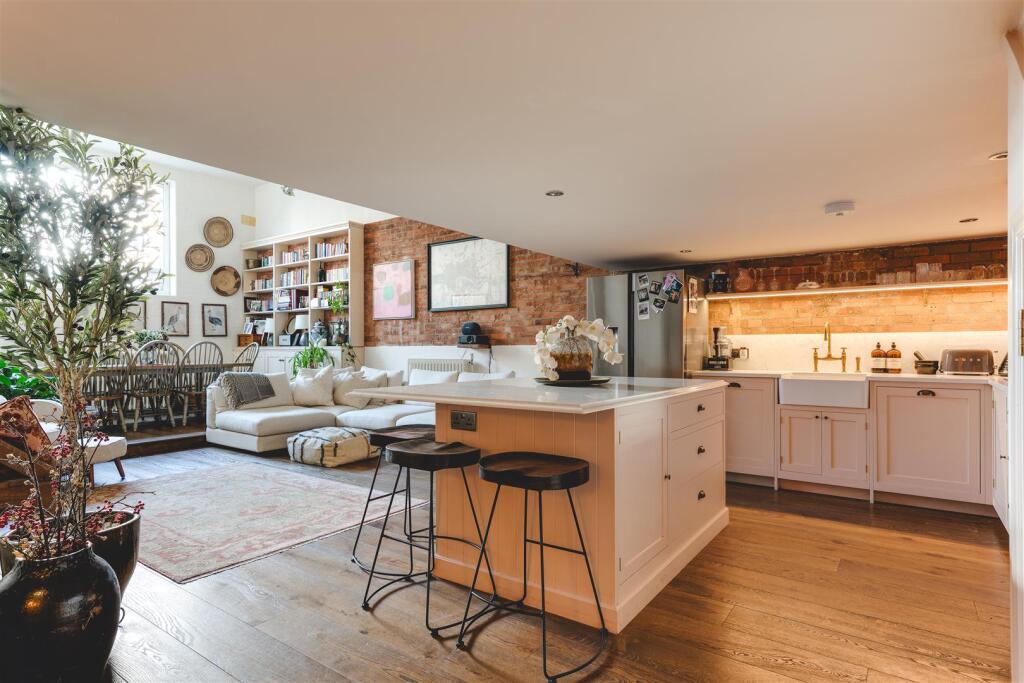 Academy Apartments-19.jpg