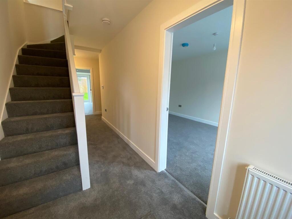 HALLWAY.jpg