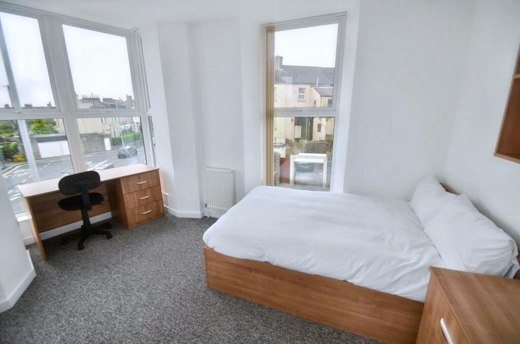 bedroom (21).jpeg