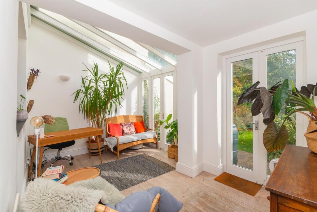 ECARRETTESREMOS5 - Sun Room D.jpg