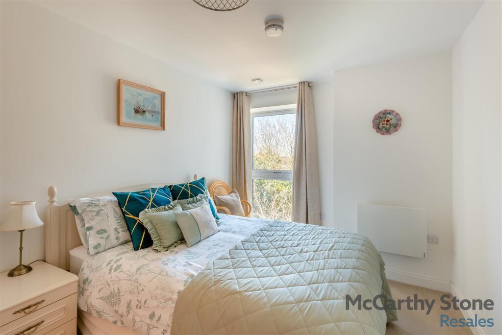8634673-interior01.jpg