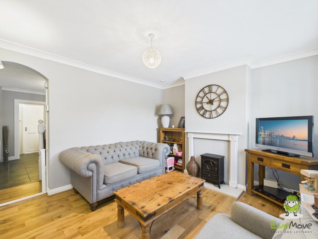 EweMove Estate Agents Basingstoke - Upper Sherbour