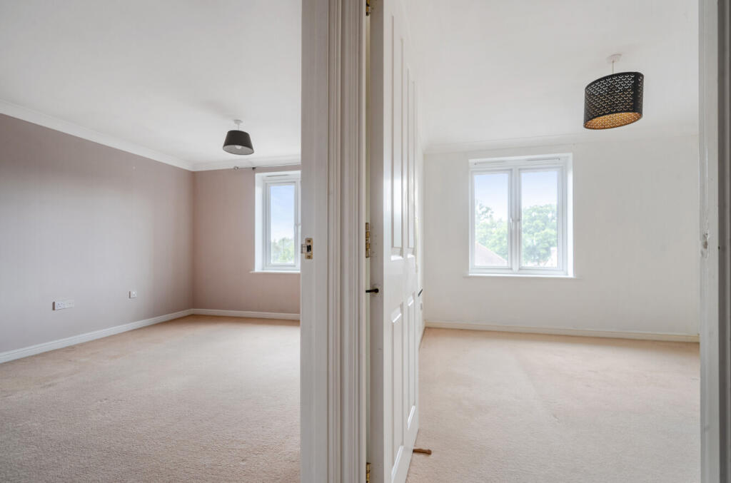 1348298-6-68b6d59...