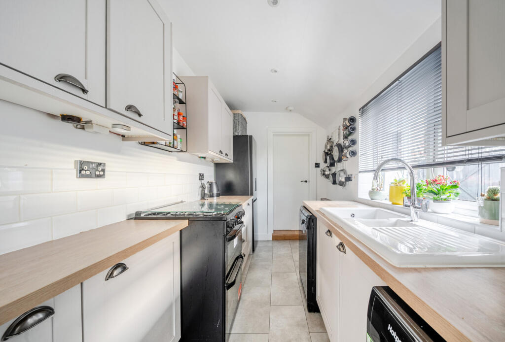 1384338-14-692ec4...