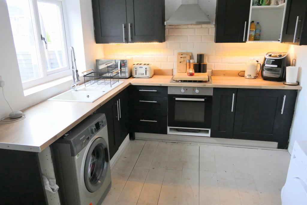 Kitchen b