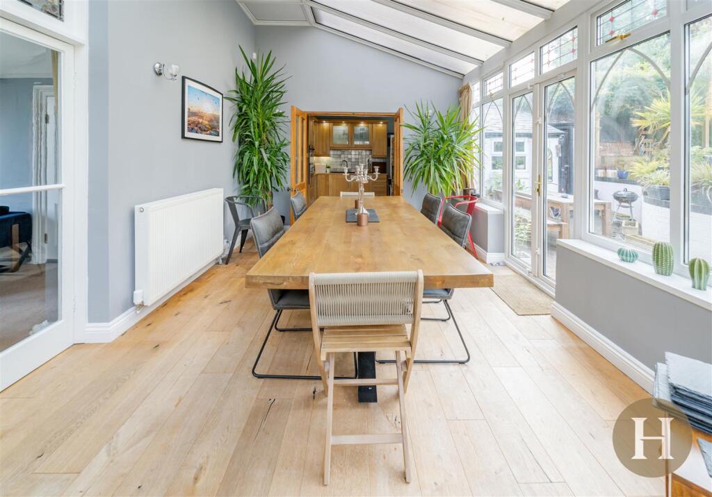 Hadleigh Estate Agents-32.jpg
