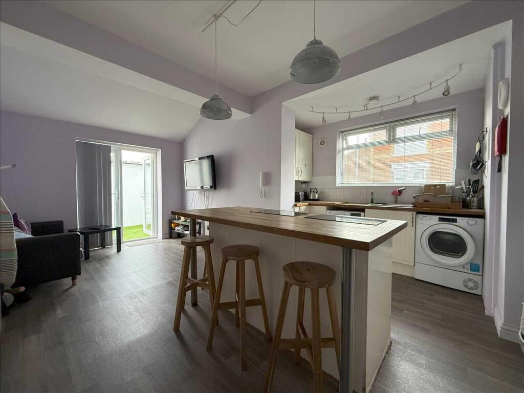 Meon Road, Room 3, Portsmouth