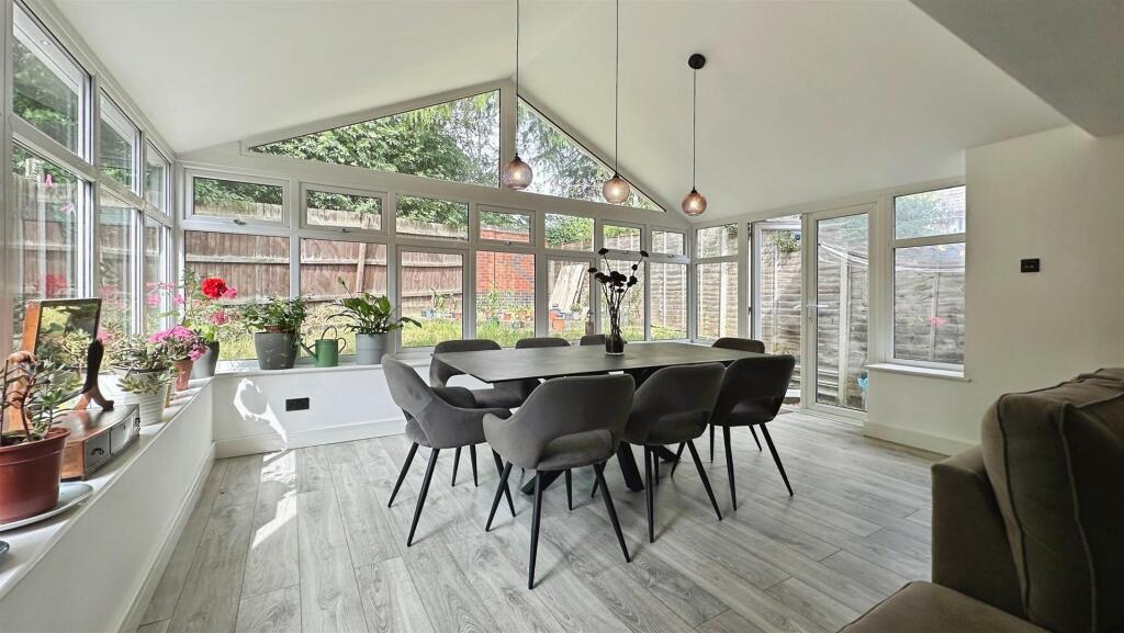 d1662632--48B3-98AF-B26318F858AC-16722-0000054FAD7