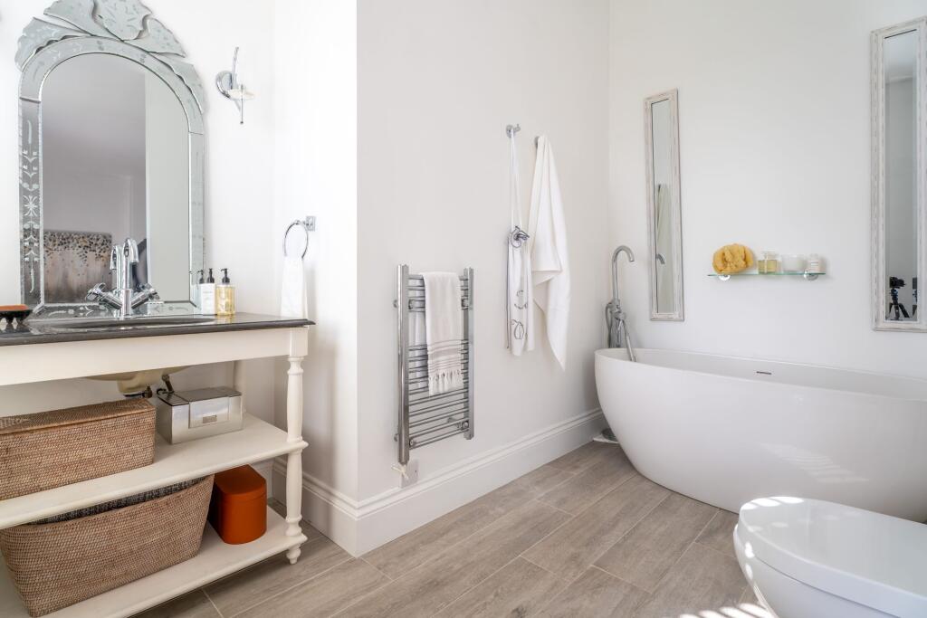 Bedroom with En-Suite