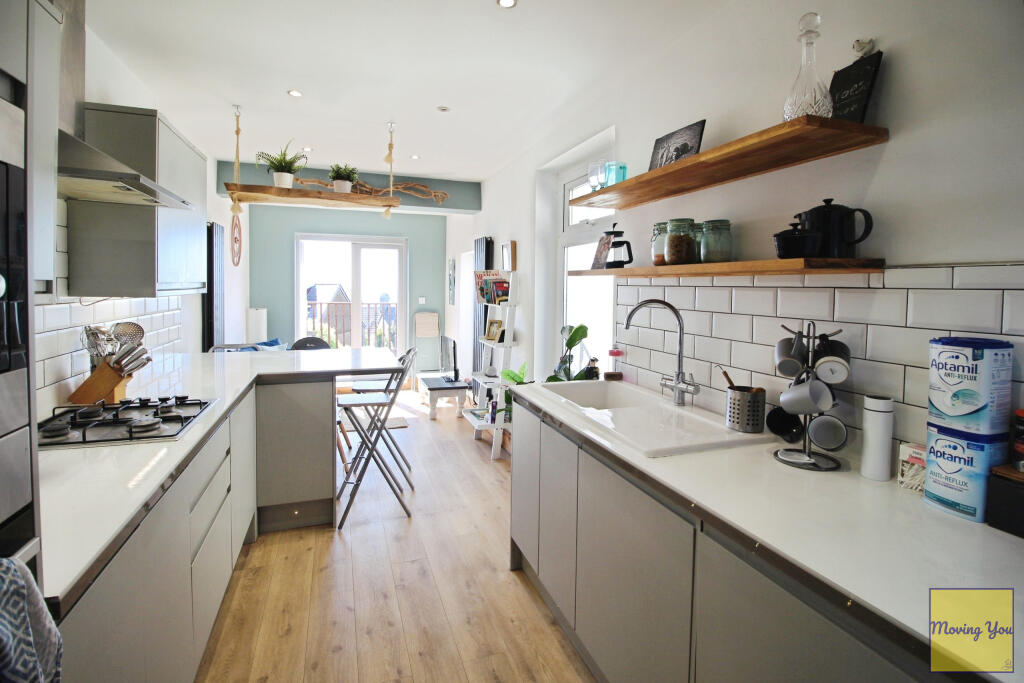 Kitchen 1.JPG
