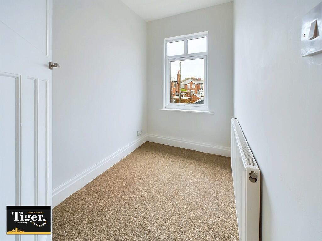 CAM02176G0-PR0353...