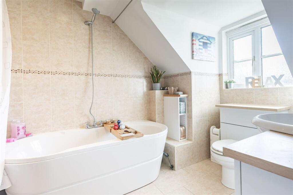 12 Forest Dr (14).jpg