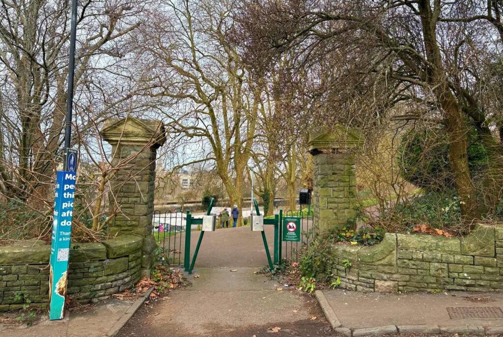 Victoria Park (1).jpg