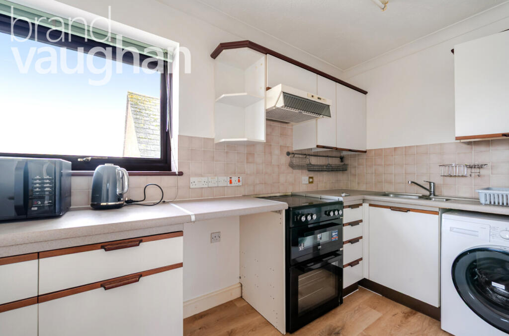 04985feb-c117-4a4...