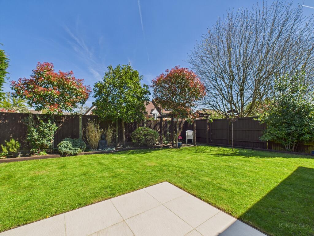 CAM02136G0-PR0375-STILL018