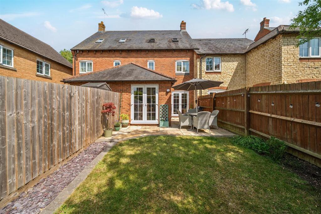 11 The Old Woodyard, Silverstone (7).jpg