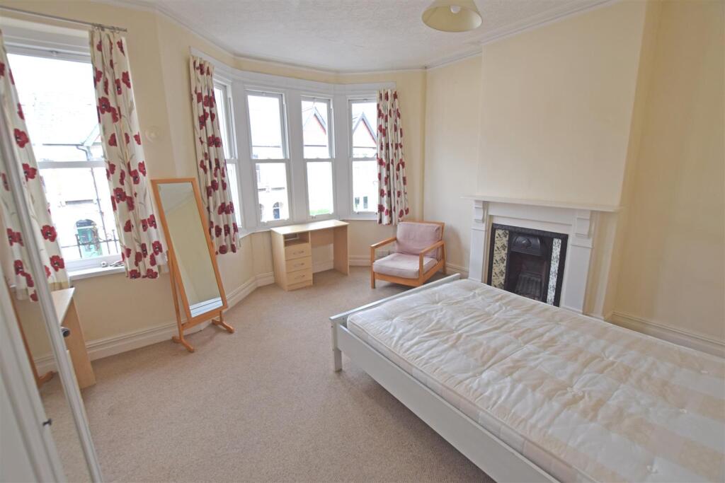 Front Bedroom No.1