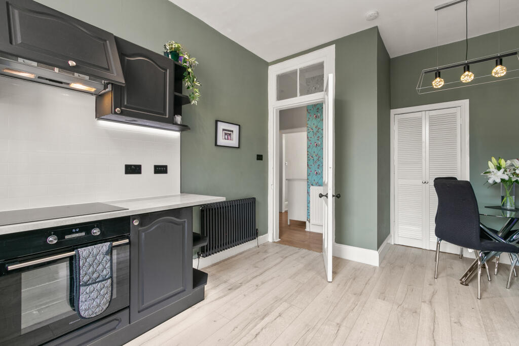 Kitchen/ Dining Room