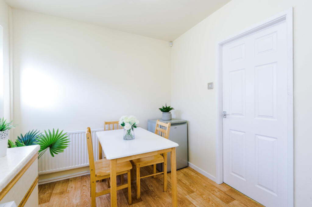 9 Aquarius Lane Kitchen 4