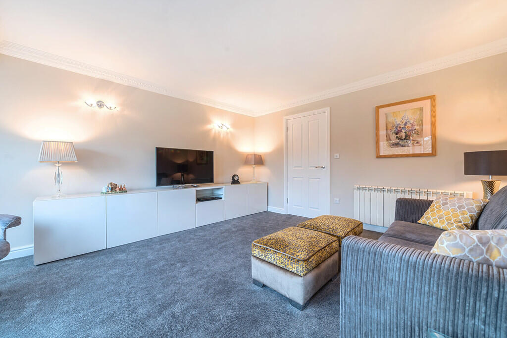 Living / Dining R...